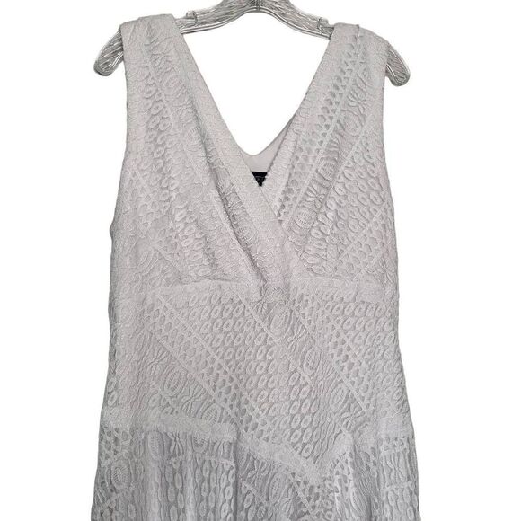 Rabbit Designs White Lace Asymmetrical Sleeveless Dress Size 18 - Picture 2 of 10
